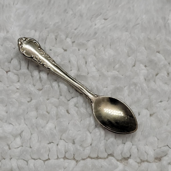 ❤️Silver Spoon vintage brooch/pin - Picture 2 of 6